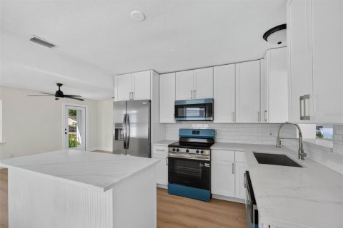 Villa ou maison à vendre à Saint Petersburg, Floride: 3 chambres, 113.9 m2 № 2360901 - photo 27