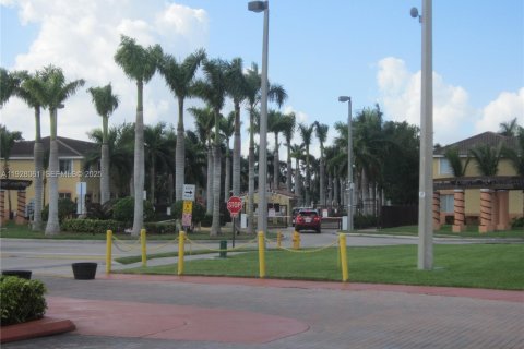 Снять в аренду кондоминиум в Хомстед, Флорида 3 спальни, 98.48м2, № 1988260 - фото 27