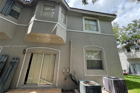 Снять в аренду кондоминиум в Хомстед, Флорида 3 спальни, 98.48м2, № 1988260 - фото 30