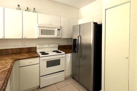 Снять в аренду кондоминиум в Хомстед, Флорида 3 спальни, 98.48м2, № 1988260 - фото 7