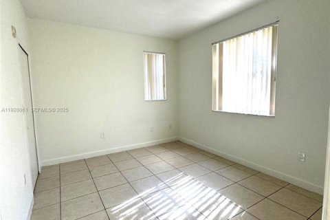 Снять в аренду кондоминиум в Хомстед, Флорида 3 спальни, 98.48м2, № 1988260 - фото 11