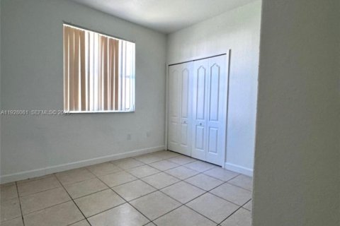 Снять в аренду кондоминиум в Хомстед, Флорида 3 спальни, 98.48м2, № 1988260 - фото 20