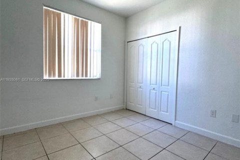 Снять в аренду кондоминиум в Хомстед, Флорида 3 спальни, 98.48м2, № 1988260 - фото 21