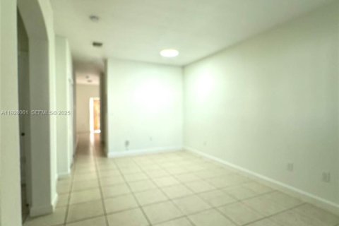 Снять в аренду кондоминиум в Хомстед, Флорида 3 спальни, 98.48м2, № 1988260 - фото 18