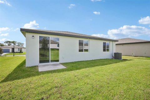 House in Auburndale, Florida 3 bedrooms, 138.52 sq.m. № 2156459 - photo 29