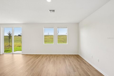 House in Auburndale, Florida 3 bedrooms, 138.52 sq.m. № 2156459 - photo 4