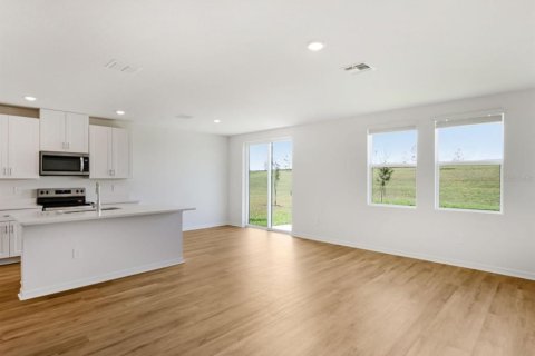 House in Auburndale, Florida 3 bedrooms, 138.52 sq.m. № 2156459 - photo 5