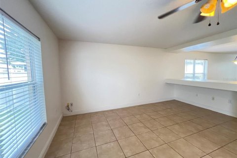 House in Orlando, Florida 4 bedrooms, 270.62 sq.m. № 1721101 - photo 8