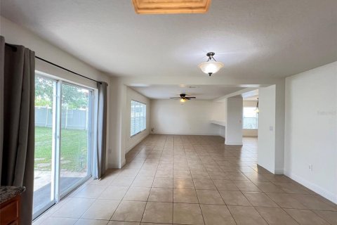 House in Orlando, Florida 4 bedrooms, 270.62 sq.m. № 1721101 - photo 19