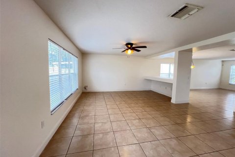 House in Orlando, Florida 4 bedrooms, 270.62 sq.m. № 1721101 - photo 6