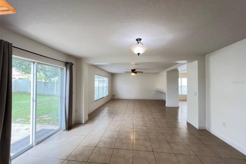 House in Orlando, Florida 4 bedrooms, 270.62 sq.m. № 1721101 - photo 15