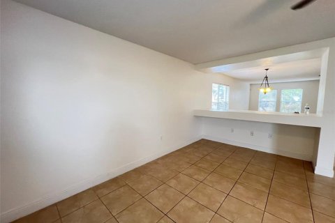 House in Orlando, Florida 4 bedrooms, 270.62 sq.m. № 1721101 - photo 24