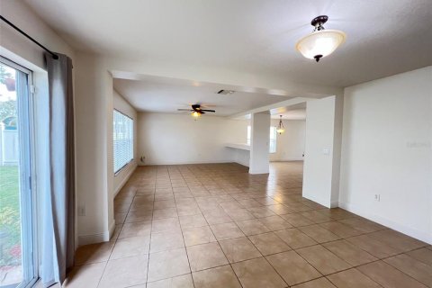 House in Orlando, Florida 4 bedrooms, 270.62 sq.m. № 1721101 - photo 14