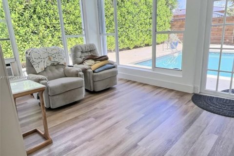 House in Miami, Florida 3 bedrooms, 140.28 sq.m. № 2042587 - photo 30