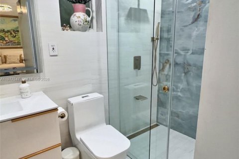 House in Miami, Florida 3 bedrooms, 140.28 sq.m. № 2042587 - photo 29