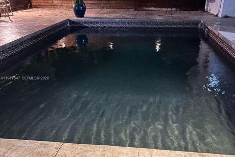 House in Miami, Florida 3 bedrooms, 140.28 sq.m. № 2042587 - photo 3