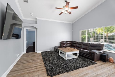 House in Stuart, Florida 4 bedrooms, 185.71 sq.m. № 2243497 - photo 12