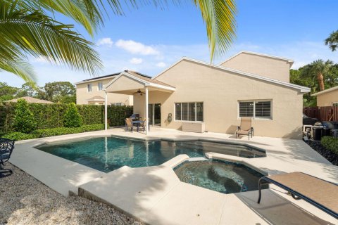 House in Stuart, Florida 4 bedrooms, 185.71 sq.m. № 2243497 - photo 5