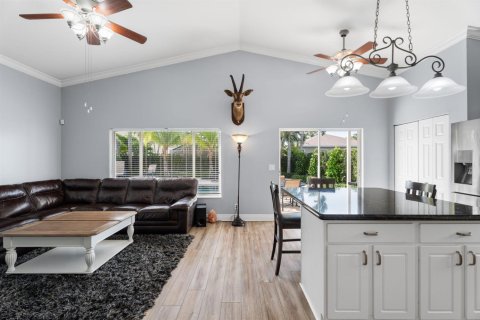 House in Stuart, Florida 4 bedrooms, 185.71 sq.m. № 2243497 - photo 9