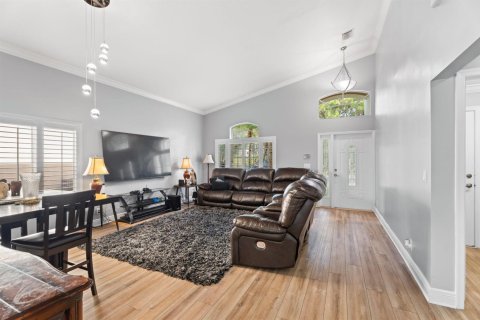 House in Stuart, Florida 4 bedrooms, 185.71 sq.m. № 2243497 - photo 14