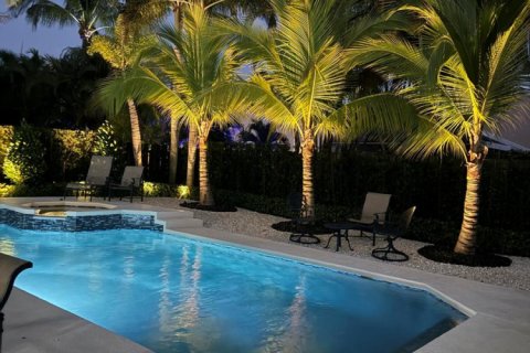 House in Stuart, Florida 4 bedrooms, 185.71 sq.m. № 2243497 - photo 25