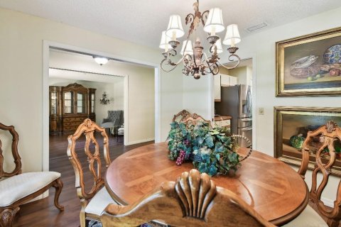 House in Orlando, Florida 3 bedrooms, 190.54 sq.m. № 1805444 - photo 11