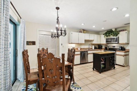 House in Orlando, Florida 3 bedrooms, 190.54 sq.m. № 1805444 - photo 17