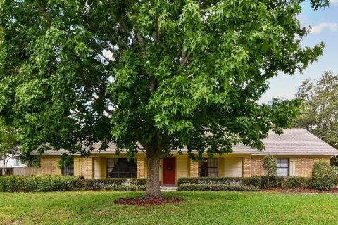 House in Orlando, Florida 3 bedrooms, 190.54 sq.m. № 1805444 - photo 1