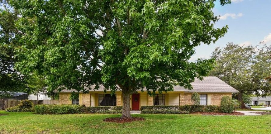 House in Orlando, Florida 3 bedrooms, 190.54 sq.m. № 1805444
