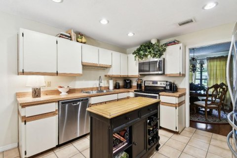 House in Orlando, Florida 3 bedrooms, 190.54 sq.m. № 1805444 - photo 18