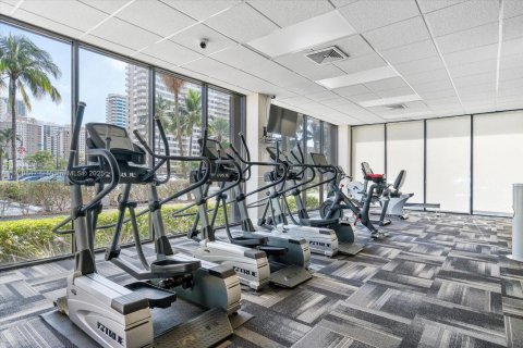 Condominio en venta en Hallandale Beach, Florida, 3 dormitorios, 126.35 m2 № 1716168 - foto 16