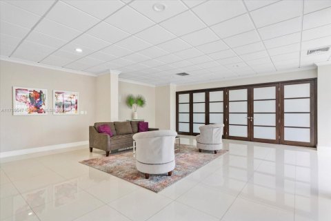 Condominio en venta en Hallandale Beach, Florida, 3 dormitorios, 126.35 m2 № 1716168 - foto 20