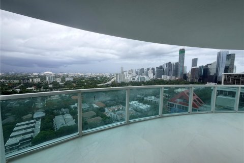 Condominio en Miami, Florida, 2 dormitorios  № 2086059
