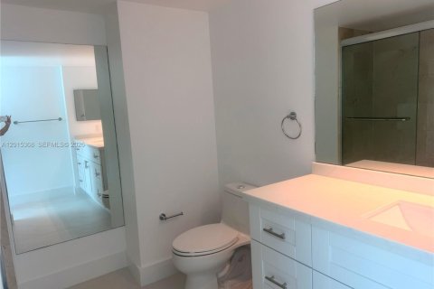Condominio en alquiler en Miami, Florida, 2 dormitorios, 127 m2 № 2086059 - foto 12