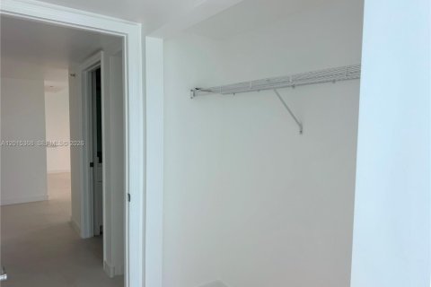 Condominio en alquiler en Miami, Florida, 2 dormitorios, 127 m2 № 2086059 - foto 24