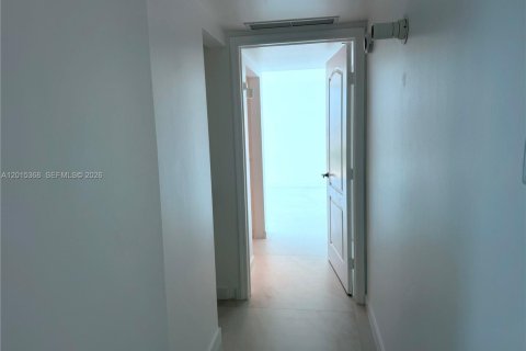 Condominio en alquiler en Miami, Florida, 2 dormitorios, 127 m2 № 2086059 - foto 16