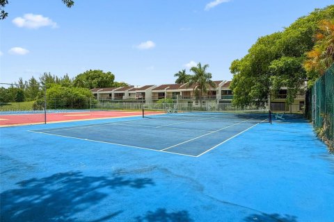 Condo in Lauderhill, Florida, 2 bedrooms  № 1833980 - photo 29