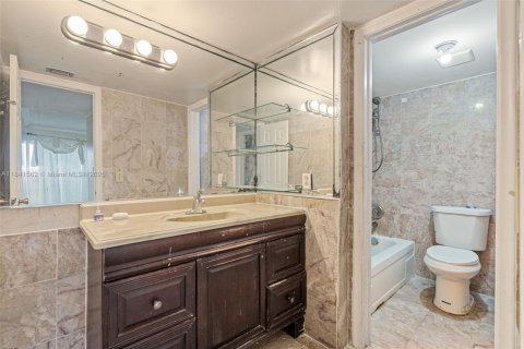 Condo in Lauderhill, Florida, 2 bedrooms  № 1833980 - photo 20