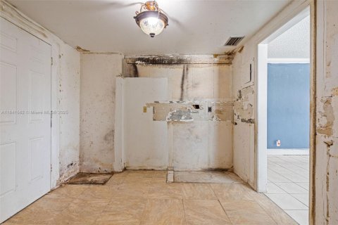 Condo in Lauderhill, Florida, 2 bedrooms  № 1833980 - photo 11