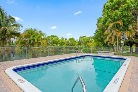 Condo in Lauderhill, Florida, 2 bedrooms  № 1833980 - photo 26