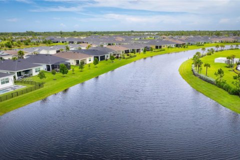 Casa en venta en Port St. Lucie, Florida, 2 dormitorios, 169.73 m2 № 2180924 - foto 12