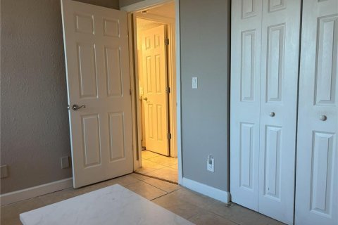 Condo in Sarasota, Florida, 2 bedrooms  № 1669958 - photo 6