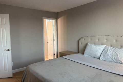 Condo in Sarasota, Florida, 2 bedrooms  № 1669958 - photo 18