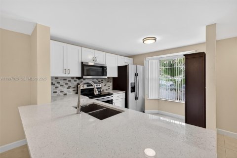 Adosado en venta en Pompano Beach, Florida, 2 dormitorios, 96.62 m2 № 2064236 - foto 11
