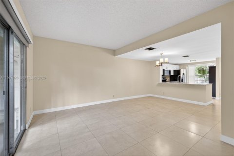 Adosado en venta en Pompano Beach, Florida, 2 dormitorios, 96.62 m2 № 2064236 - foto 15