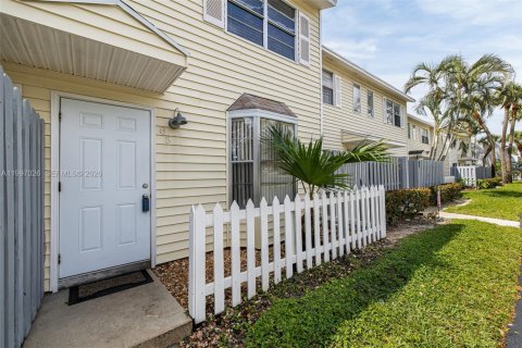 Adosado en venta en Pompano Beach, Florida, 2 dormitorios, 96.62 m2 № 2064236 - foto 5