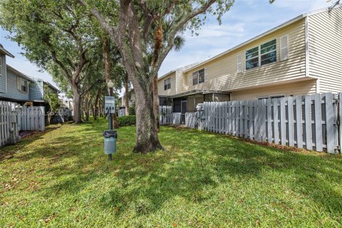 Adosado en venta en Pompano Beach, Florida, 2 dormitorios, 96.62 m2 № 2064236 - foto 28