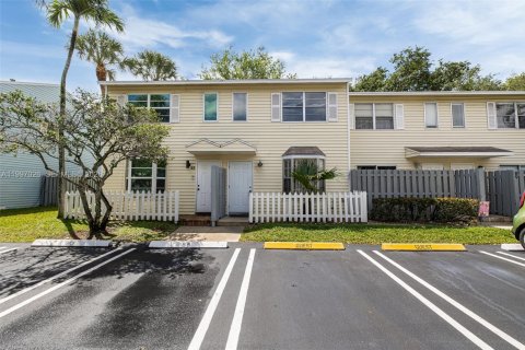 Adosado en venta en Pompano Beach, Florida, 2 dormitorios, 96.62 m2 № 2064236 - foto 3