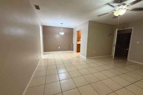 Copropriété à louer à St. Lucie, Floride: 1 chambre, 67.45 m2 № 2400854 - photo 3