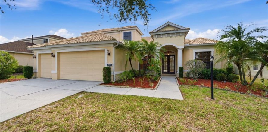Villa ou maison à Bradenton, Floride 5 chambres, 300.26 m2 № 2227764